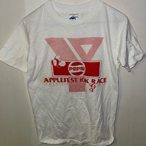 Vintage Pepsi Applefest t-shirt size medium.